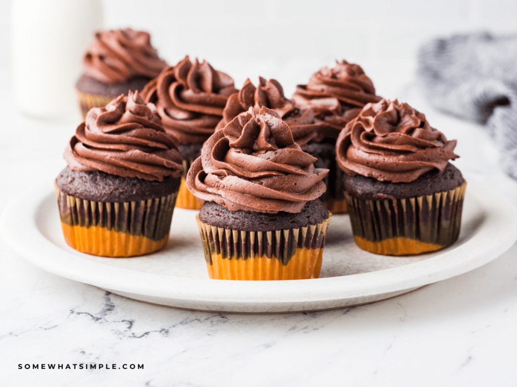 camo cupcakes for an army birthday party