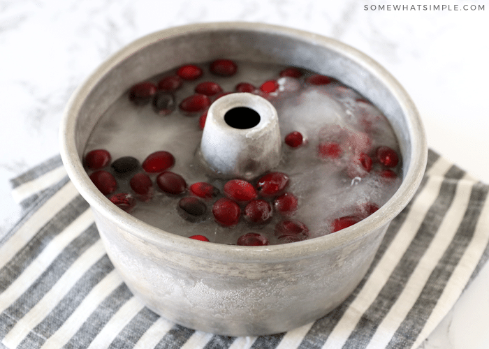 making an ice candle in a bundt cake pan