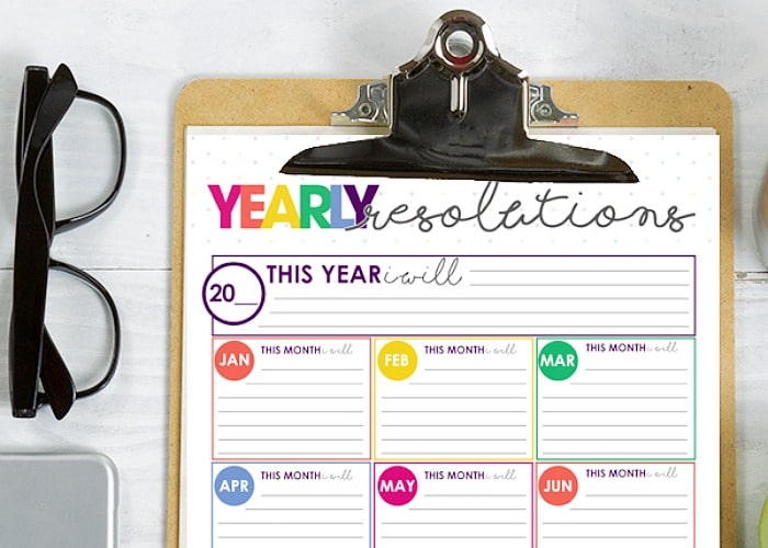 New Years Resolution Printable on a clipboard