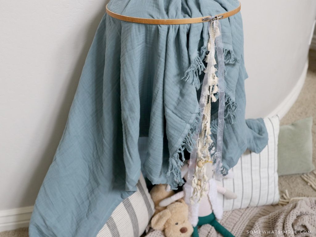 close up of a finished hanging play tent